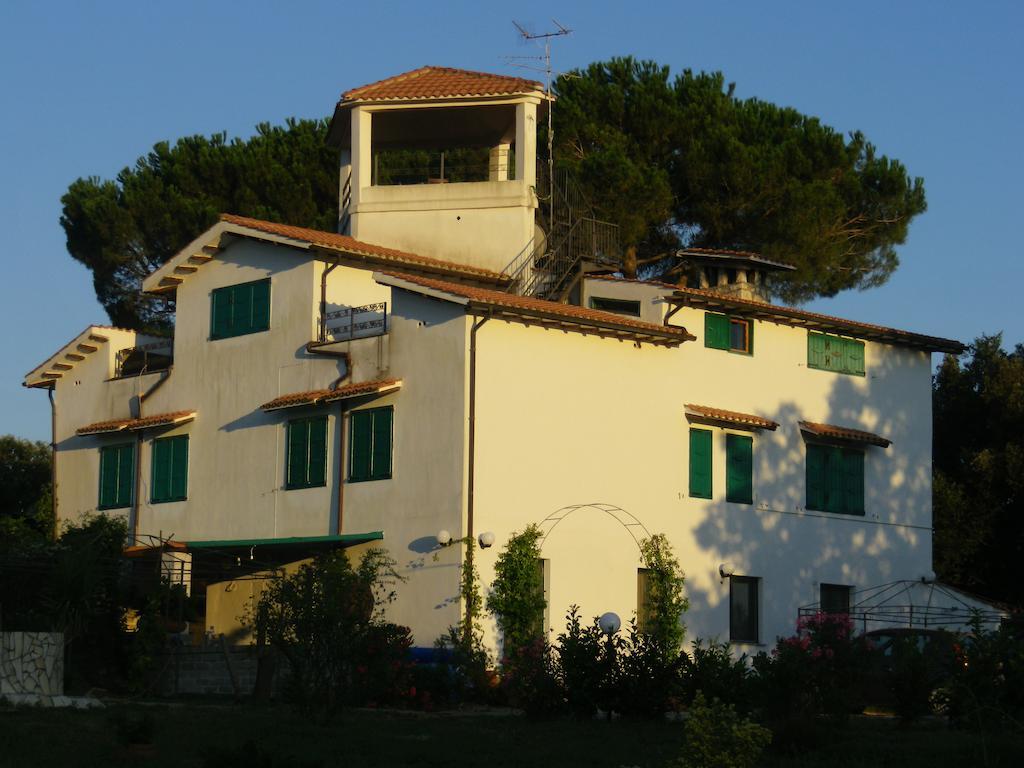B&B La Toscana Marta Exterior photo